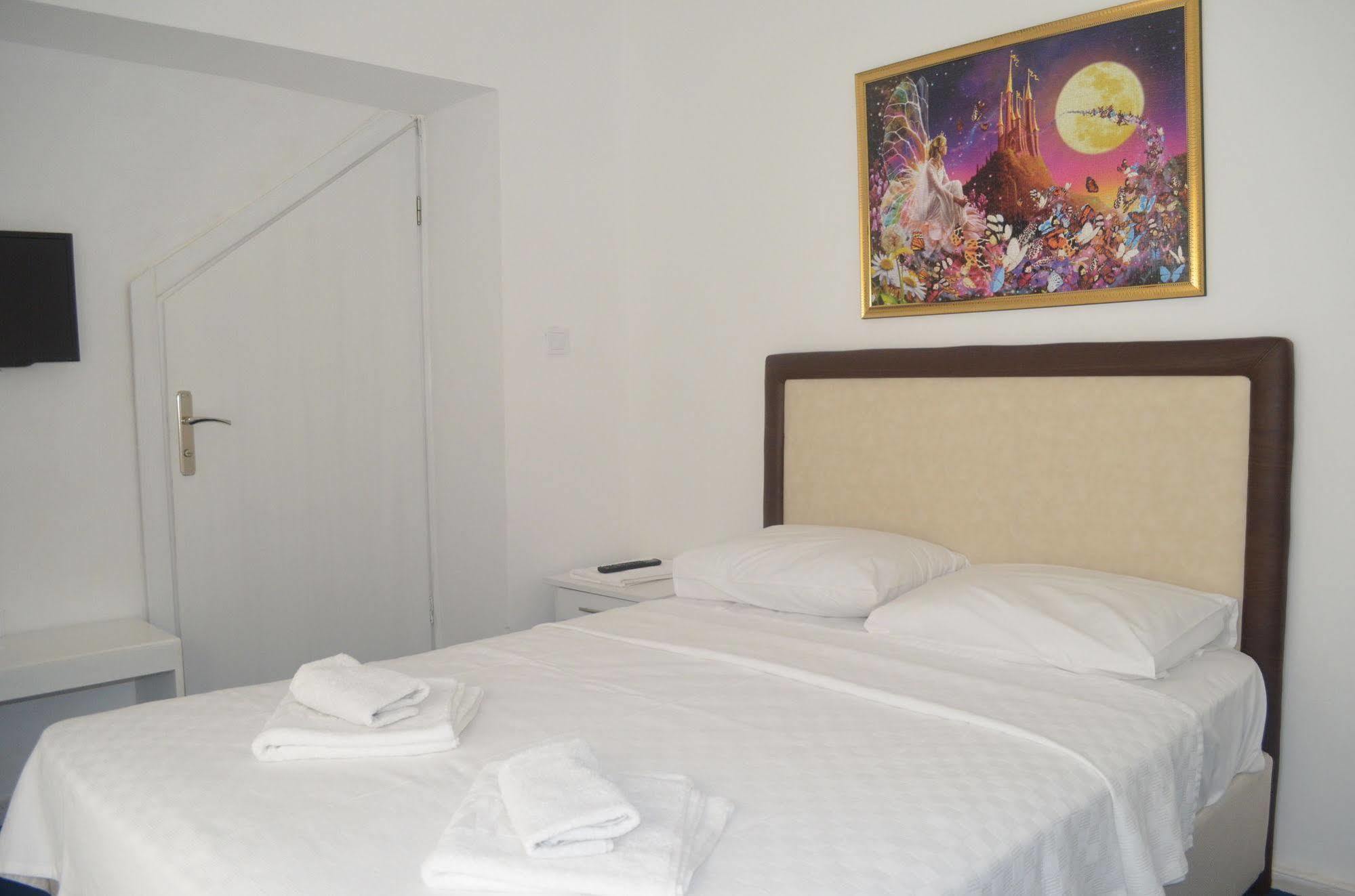 Lacivert Hotel Ayvalı 외부 사진