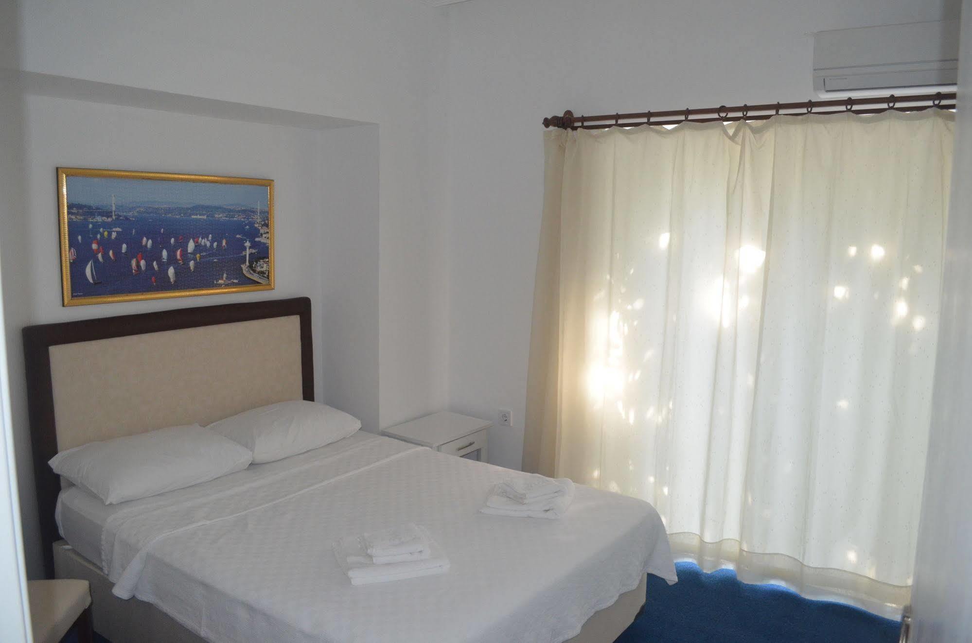 Lacivert Hotel Ayvalı 외부 사진